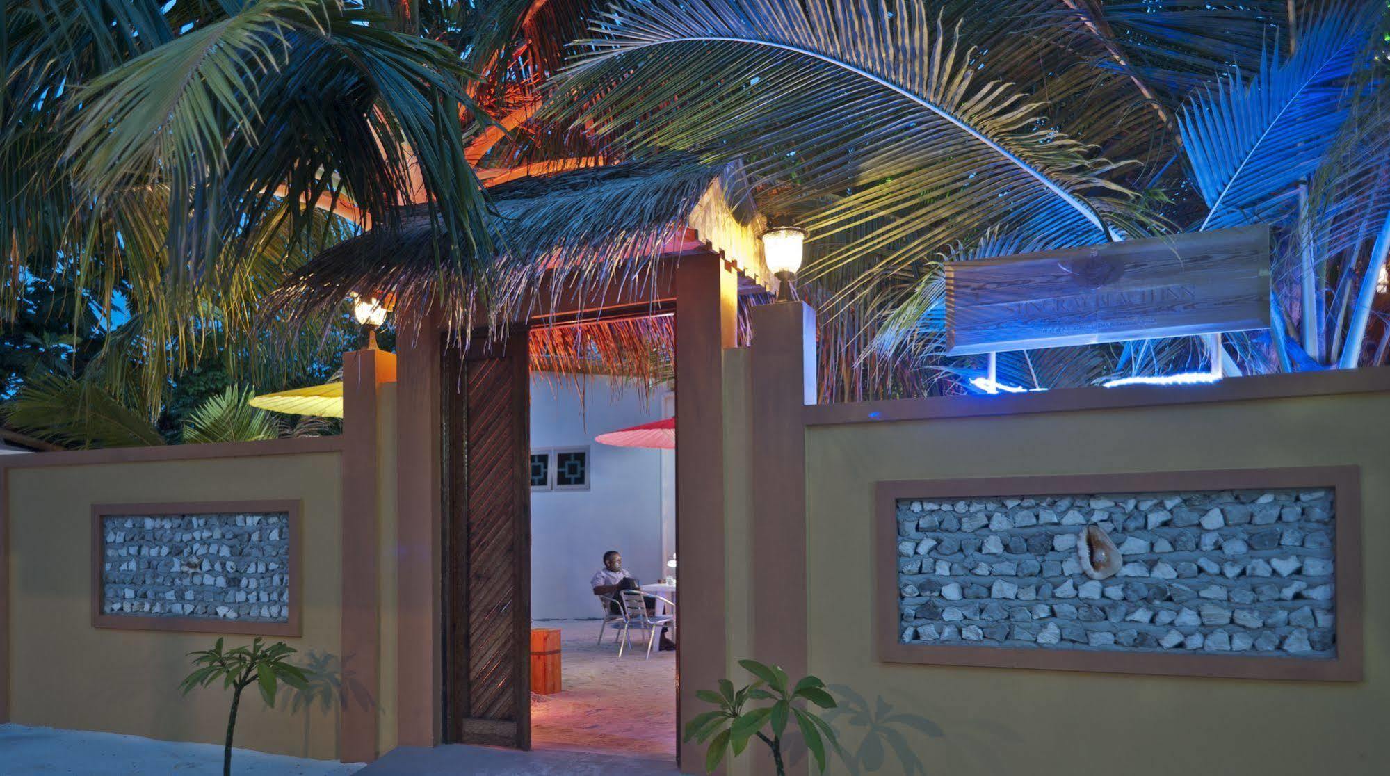Stingray Beach Inn Maafushi Exterior foto