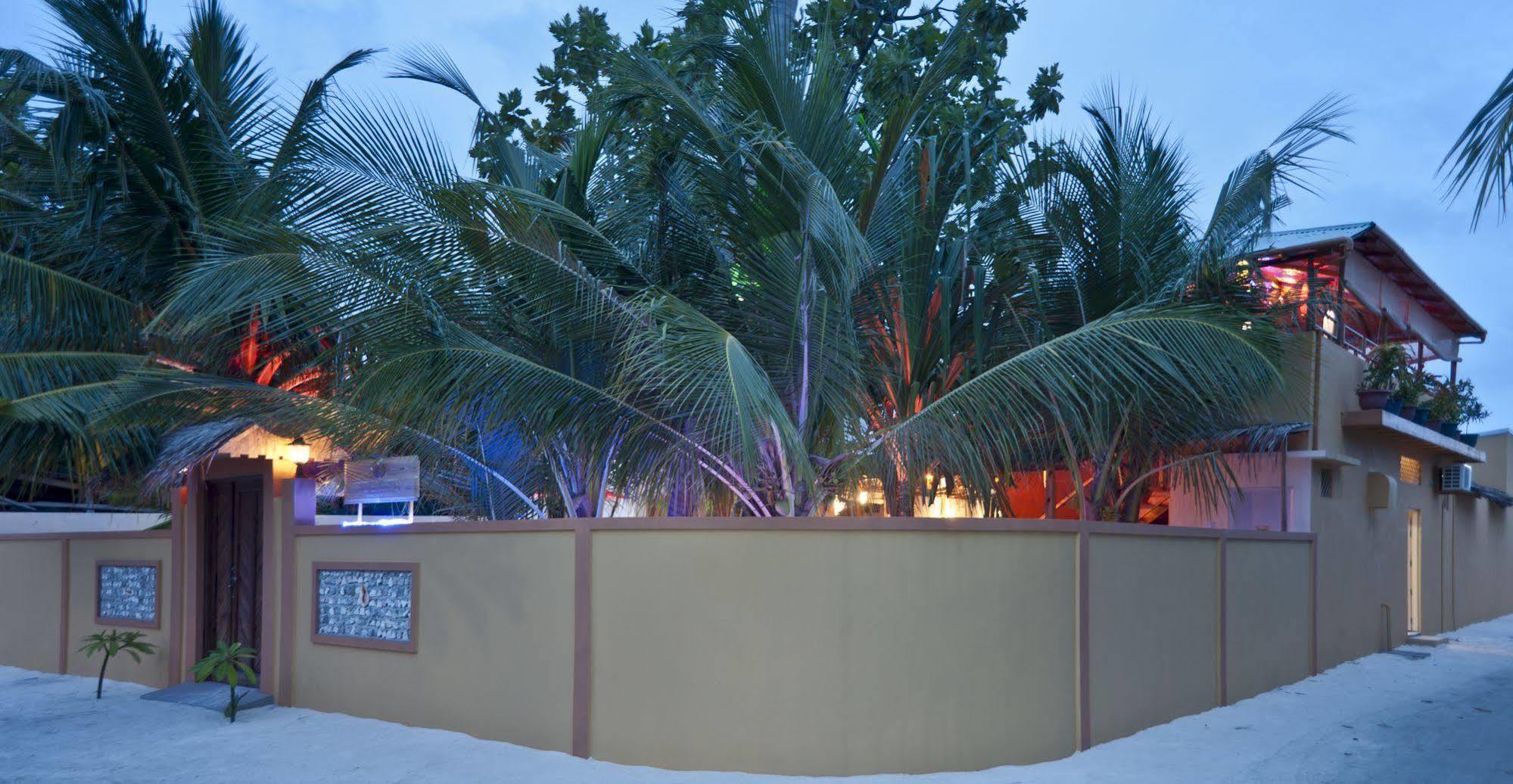 Stingray Beach Inn Maafushi Exterior foto